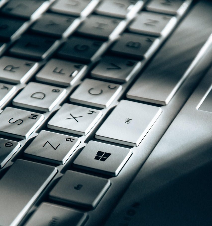 keyboard, laptop, ipad wallpaper, computer, iphone wallpaper, samsung wallpaper, keys, lock screen wallpaper, notebook, mobile wallpaper, beautiful wallpaper, mobile wallpaper 4k, hp, closeup, light, phone wallpaper, wallpaper